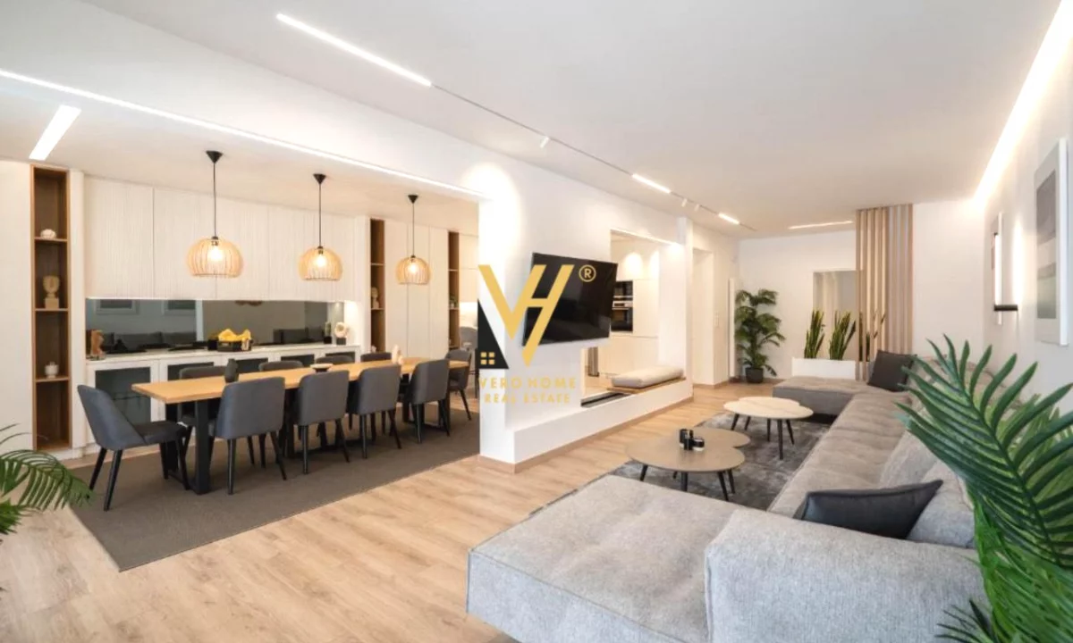 Appartamento in vendita a Tirana 2+1, Arredato