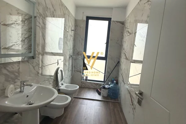 Shtepi me qera Apartament ne Tirane, 3+1, Mobilimi E mobiluar, Pagesa 70,000  Leke.