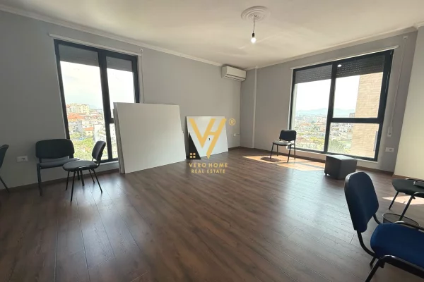 Shtepi me qera Apartament ne Tirane, 3+1, Mobilimi E mobiluar, Pagesa 70,000  Leke.