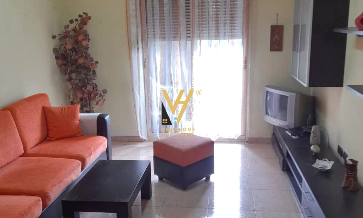 Shtepi me qera Apartament ne Tirane, 2+1, Mobilimi E mobiluar, Pagesa 800  Euro.