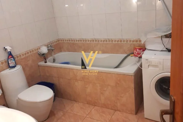 Shtepi me qera Apartament ne Tirane, 2+1, Mobilimi E mobiluar, Pagesa 800  Euro.