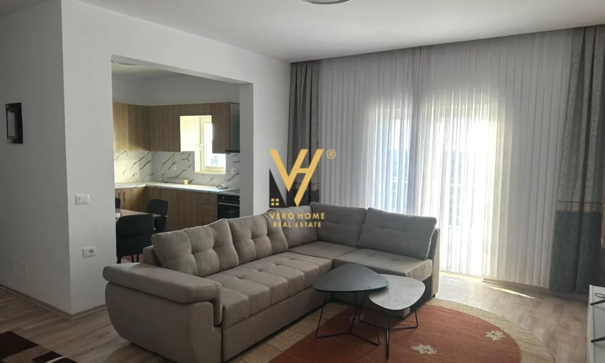 Shtepi me qera Apartament ne Tirane, 3+1, Mobilimi E mobiluar, Pagesa 700  Euro.