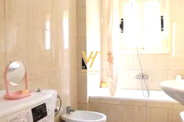 Appartamento in vendita a Valona 2+1, Arredato