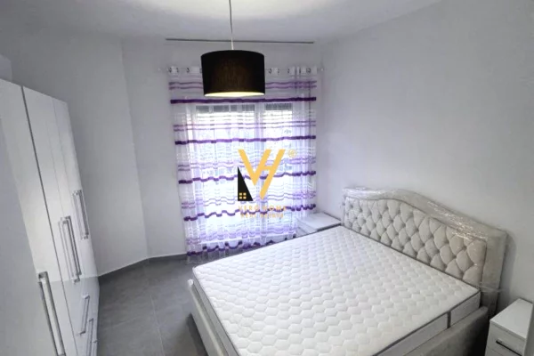 Shtepi me qera Apartament ne Tirane, 2+1, Mobilimi E mobiluar, Pagesa 80,000  Leke.