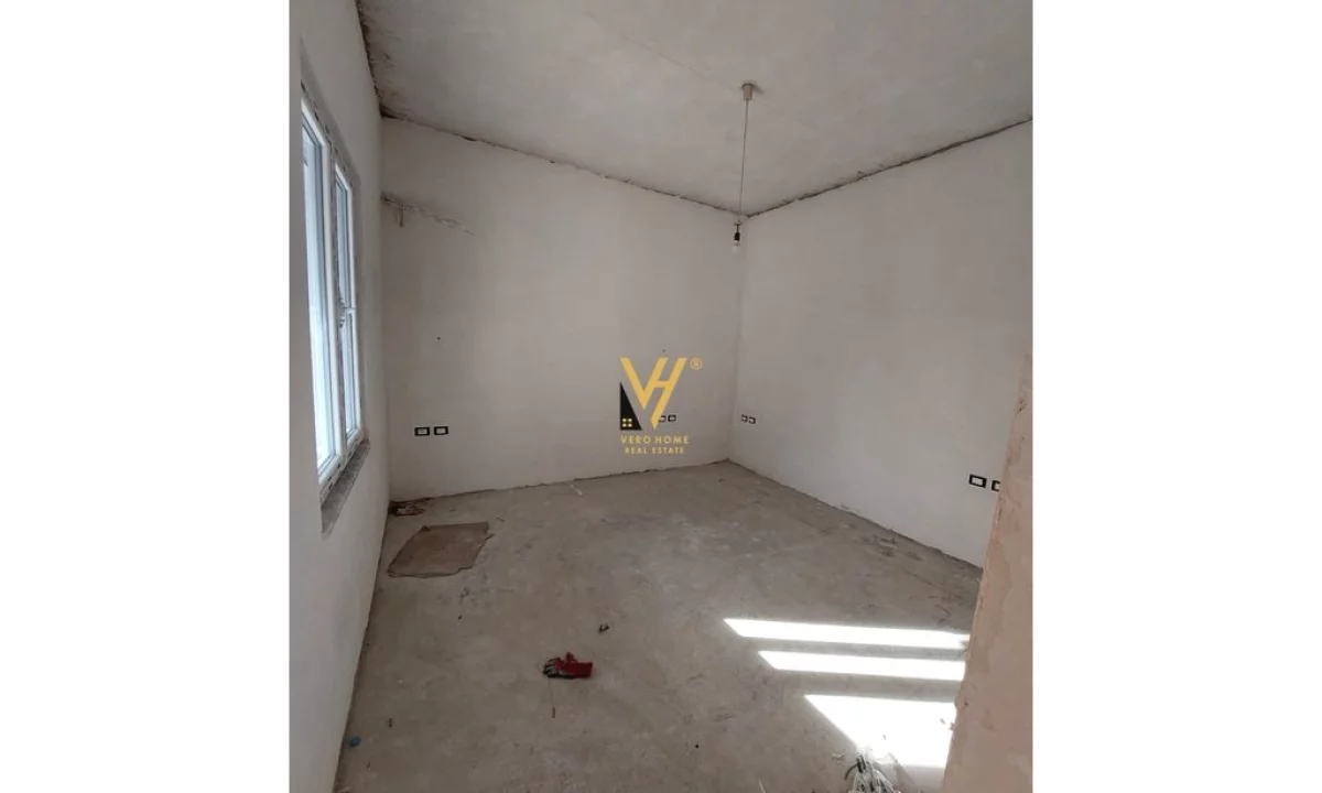 Shtepi me qera Vila Luksoze ne Tirane, 3+1, Mobilimi Bosh, pa mobiluar, Pagesa 2,000  Euro.