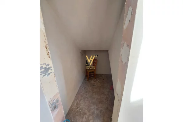 Shtepi me qera Vila Luksoze ne Tirane, 3+1, Mobilimi Bosh, pa mobiluar, Pagesa 2,000  Euro.