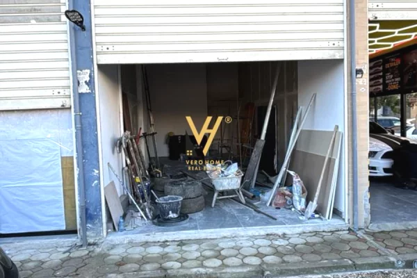 JEPET MAGAZINE 40 M2 ME QERA TE ISH FUSHA AVIACIONIT 35.000 LEKE