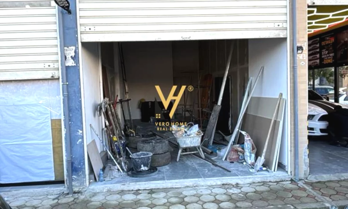 JEPET MAGAZINE 40 M2 ME QERA TE ISH FUSHA AVIACIONIT 35.000 LEKE