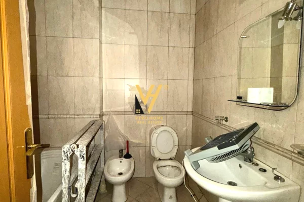 Appartamento in affitto a Tirana 1+1, Arredato