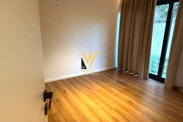 Shtepi me qera Apartament ne Tirane, 2+1, Mobilimi E mobiluar, Pagesa 1,300  Euro.