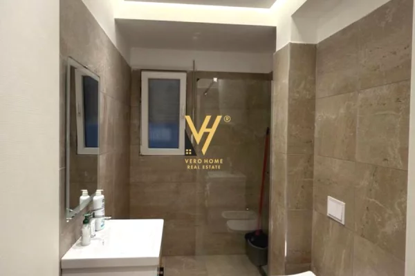 Appartamento in vendita a Tirana 1+1, Arredato