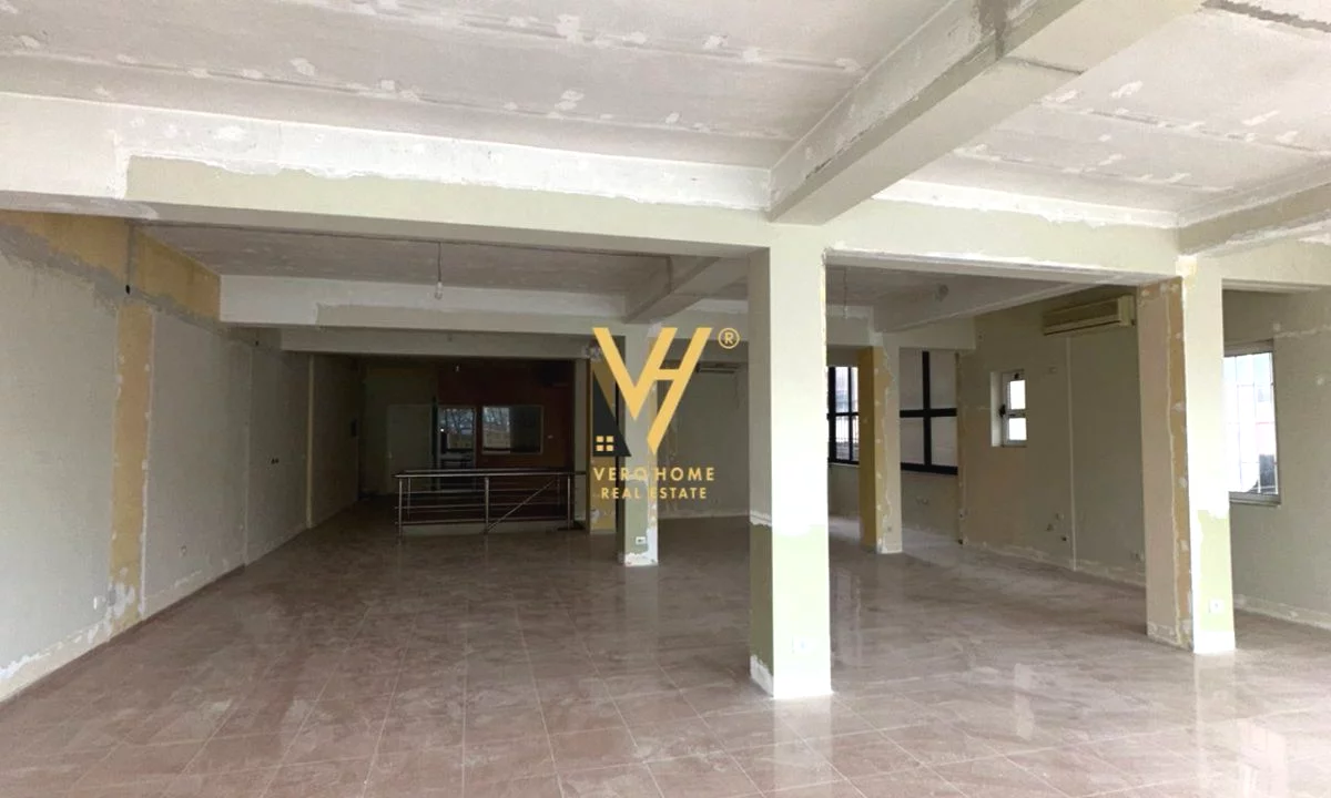 SHITET DYQAN DUPLEX 260 M2 TE RR. DRITAN HOXHA 58.500.000 LEKE