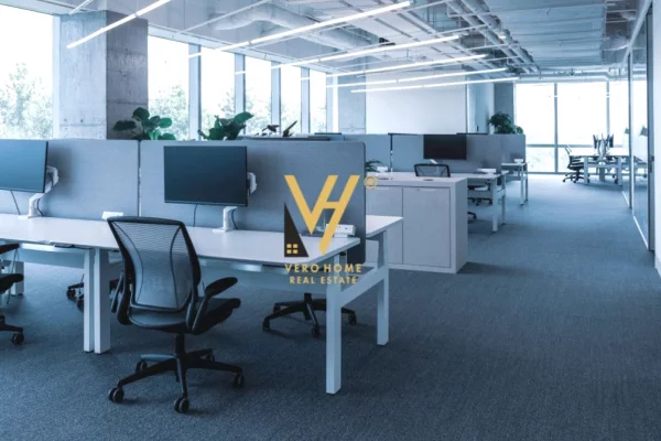 Ambient biznesi me qera 3+1 ne Tirane - 300,000 Leke