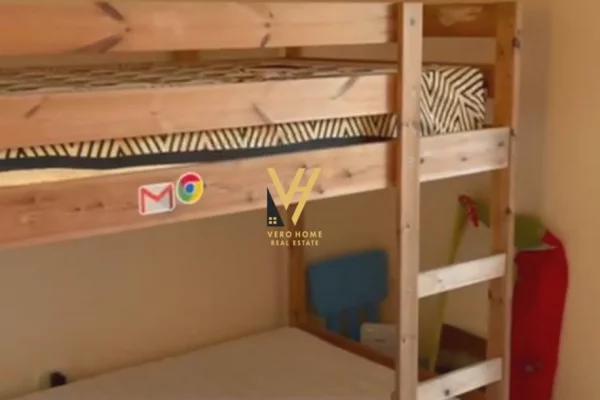 Shtepi ne shitje Apartament ne Tirane, 2+1, Mobilimi E mobiluar, Pagesa 300,000  Euro.