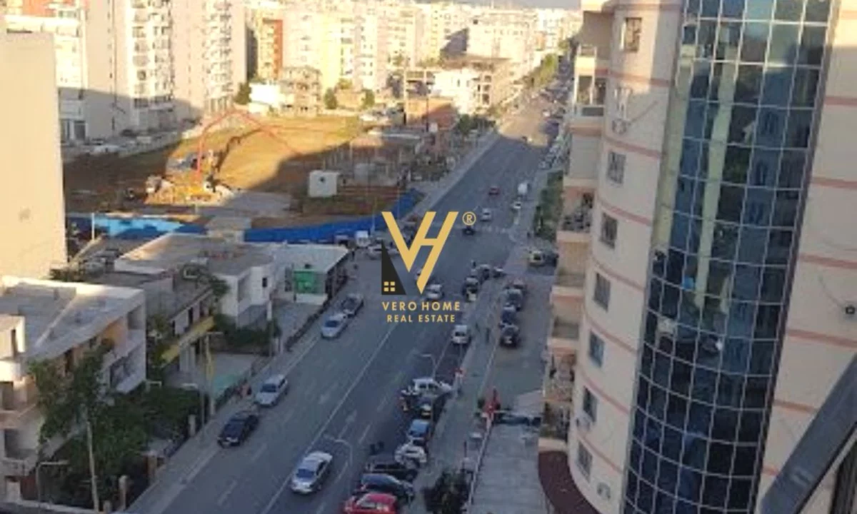 Appartamento in vendita a Tirana 2+1, SemiArredato