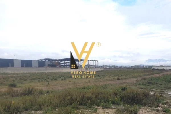 Truall ose Toke ne Durres - 250,000 Euro