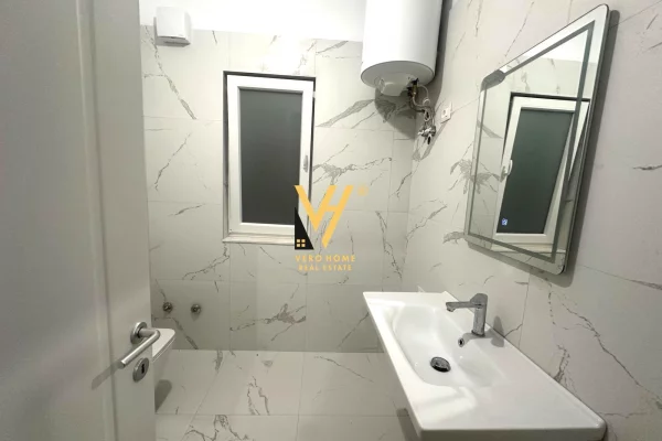 Villa di lusso in affitto a Tirana 5+1, Vuoto