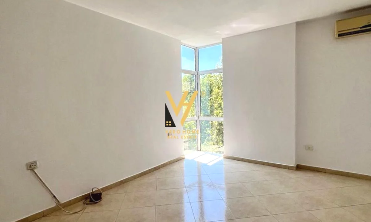 Shtepi ne shitje Apartament ne Tirane, 2+1, Mobilimi Bosh, pa mobiluar, Pagesa 350,000  Euro.