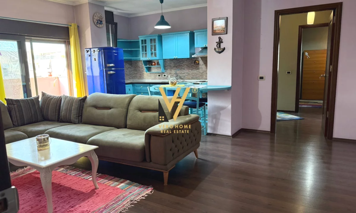 Shtepi ne shitje Apartament ne Tirane, 2+1, Mobilimi E mobiluar, Pagesa 14,100,000  Leke.