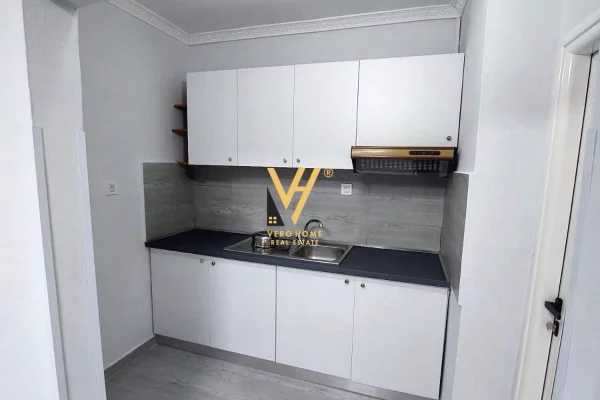 AMBIENT BIZNESI 100 M2 ME QERA TE PALLATI ME SHIGJETA 70.000 LEKE