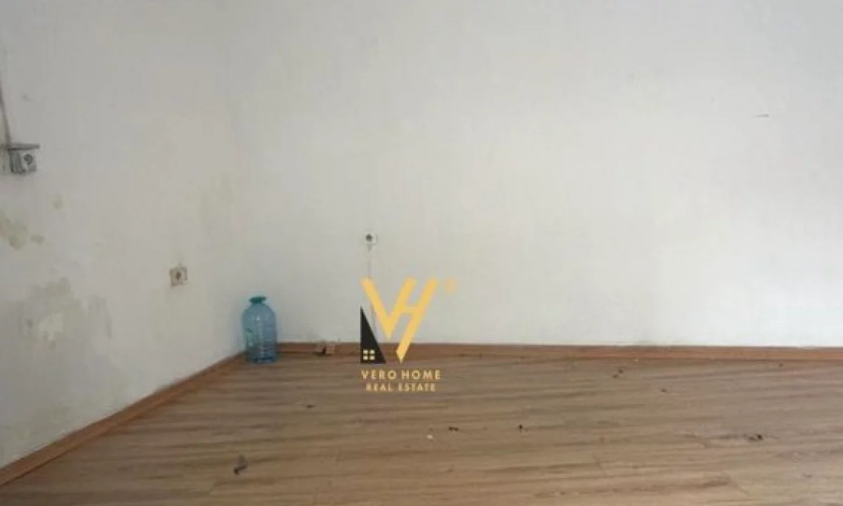 JEPET ZYRE 16 M2 ME QERA TE RR.FORTUZI 30.000 LEKE