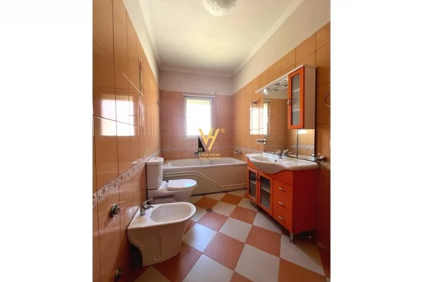 Villa di lusso in affitto a Tirana 3+1, Arredato