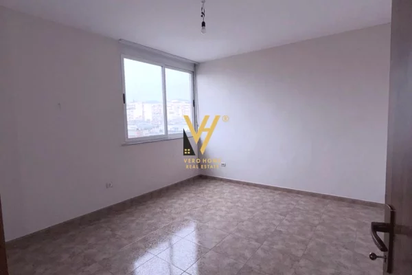 Ambient biznesi me qera 3+1 ne Tirane - 50,000 Leke