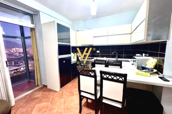 Appartamento in affitto a Tirana 2+1, Arredato