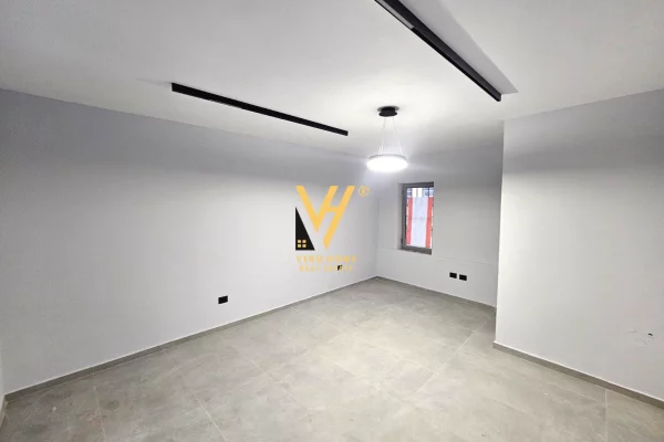 Ambient biznesi me qera 1+1 ne Tirane - 50,000 Leke