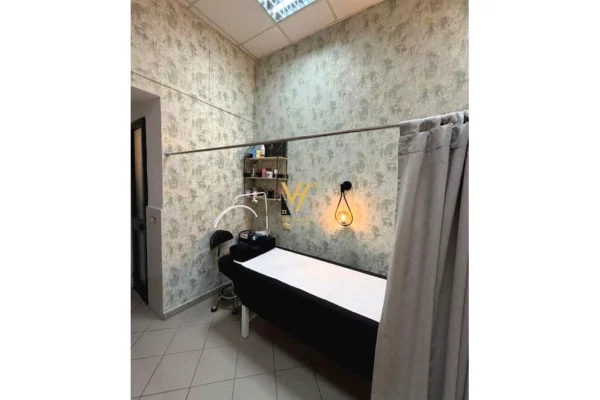 Ambient biznesi me qera 3+1 ne Tirane - 300 Euro