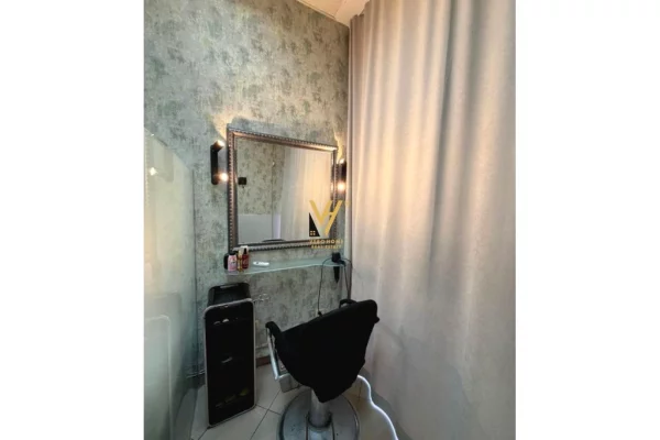 Ambient biznesi me qera 3+1 ne Tirane - 300 Euro