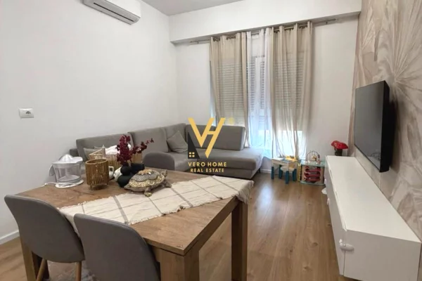 Appartamento in vendita a Tirana 1+1, Arredato