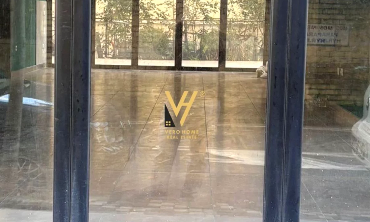 JEPET AMBIENT 86 M2 ME QIRA TE 21 DHJETORI 920 EURO