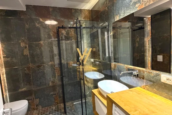 Shtepi ne shitje Apartament ne Tirane, 1+1, Mobilimi E mobiluar, Pagesa 515,000  Euro.