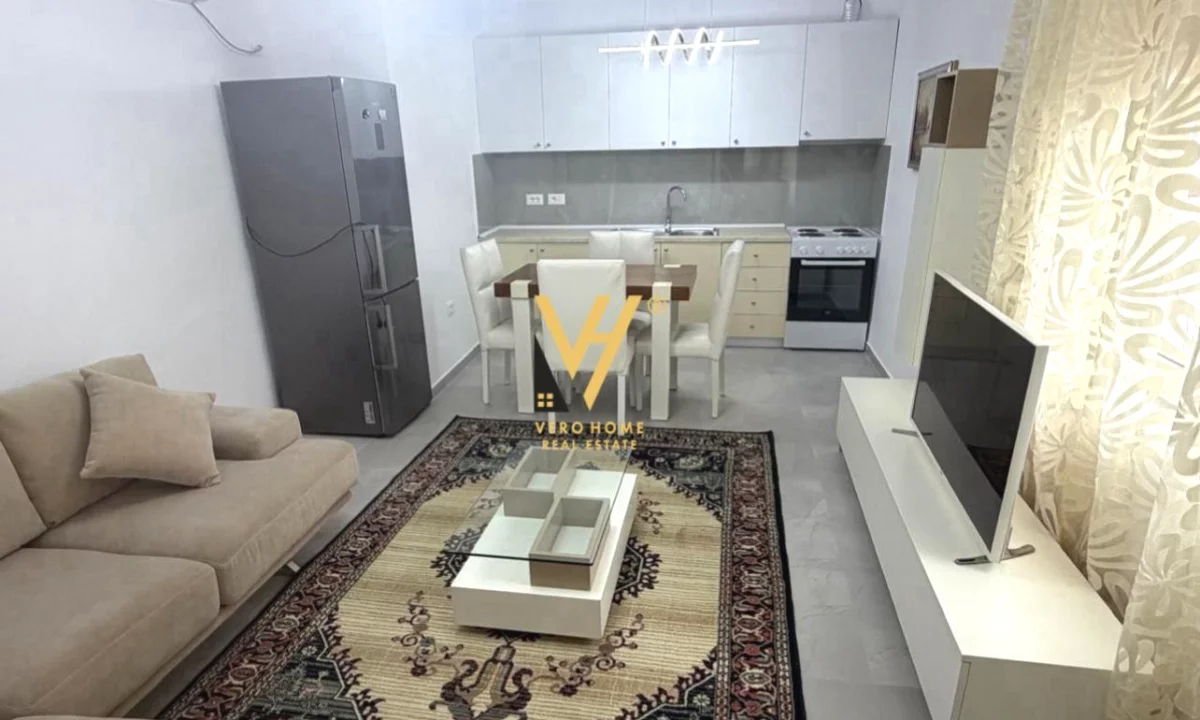 Casa privata/Indipendente in affitto a Tirana 2+1, Arredato