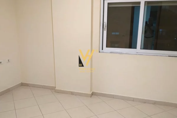 Ambient biznesi me qera 3+1 ne Tirane - 55,000 Leke