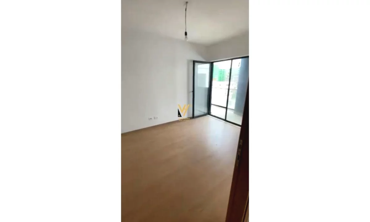 JEPET AMBIENT 117 M2 ME QIRA TE 5 MAJI 400 EURO