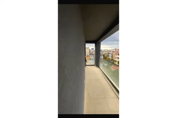 Ambient biznesi me qera 3+1 ne Tirane - 400 Euro