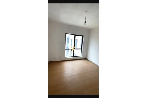 JEPET AMBIENT 117 M2 ME QIRA TE 5 MAJI 400 EURO