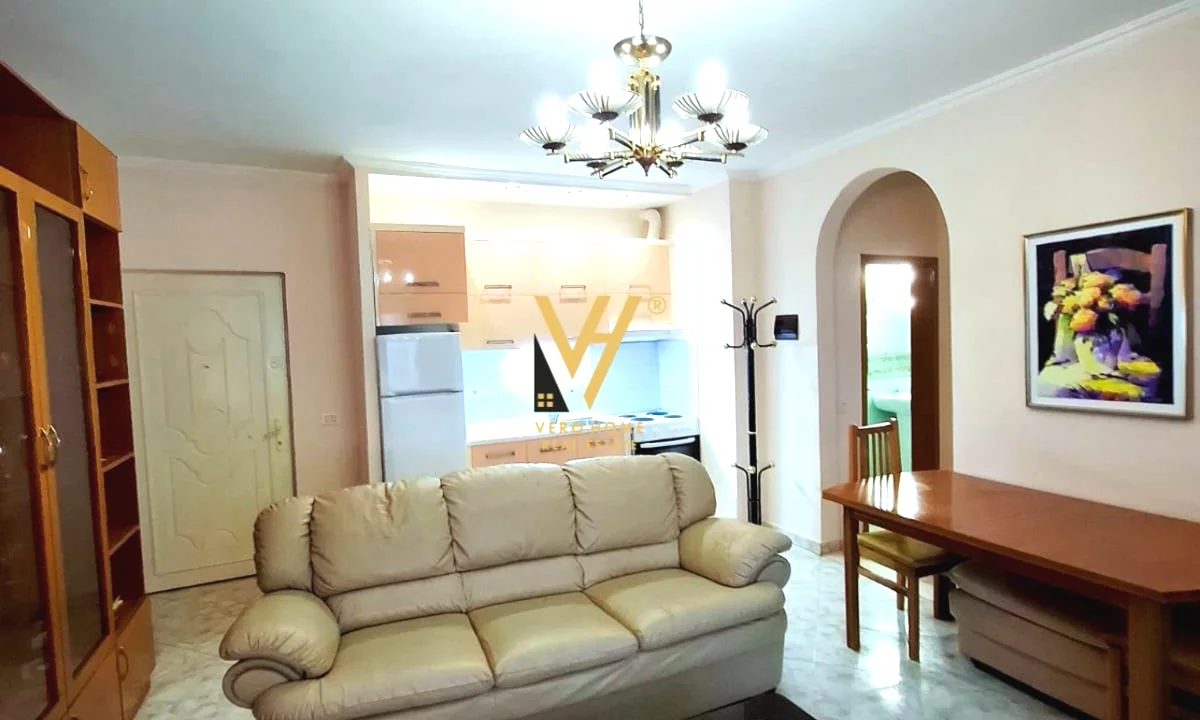 Appartamento in affitto a Tirana 1+1, Arredato