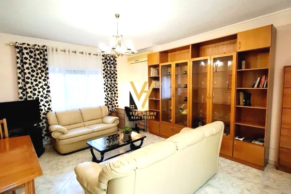 Appartamento in affitto a Tirana 1+1, Arredato