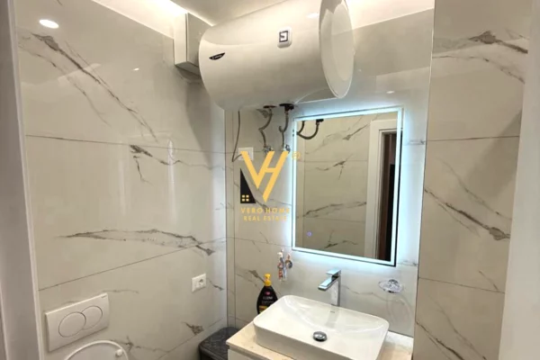 Appartamento in vendita a Tirana 1+1, Arredato