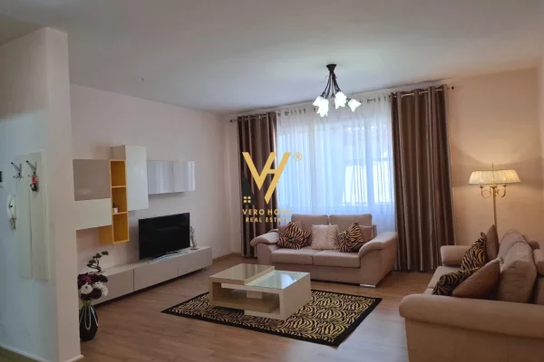 Appartamento in affitto a Tirana 2+1, Arredato