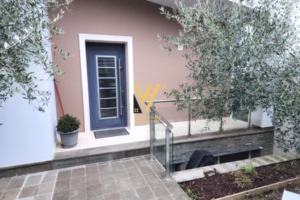 Casa in affitto 3+1 a Tirana - 2,000 Euro