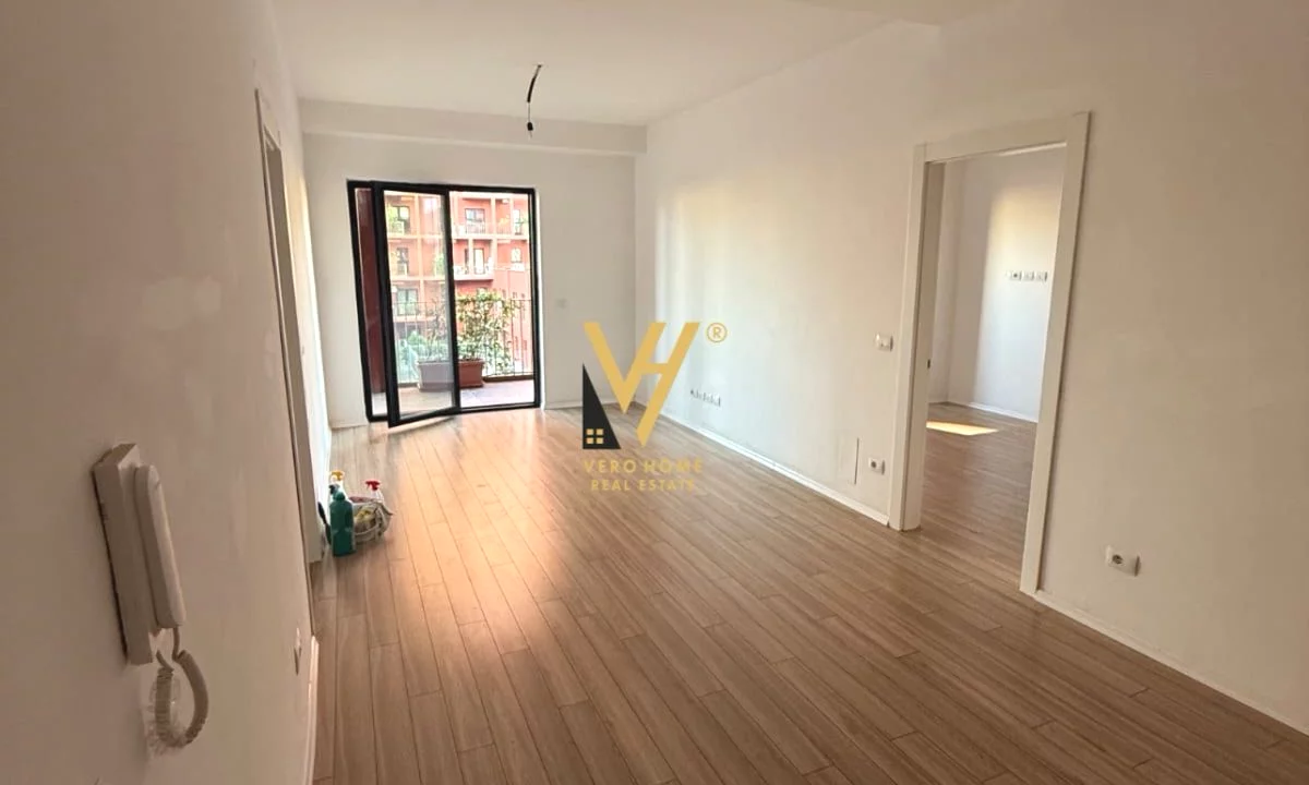 JEPET ZYRE 114 M2 ME QERA TE GARDEN BUILDING 1.200 EURO