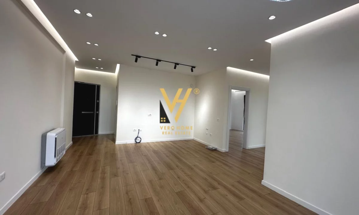 JEPET ZYRE 106 M2 ME QERA TE ARLIS,FARMACIA 10 75.000 LEKE