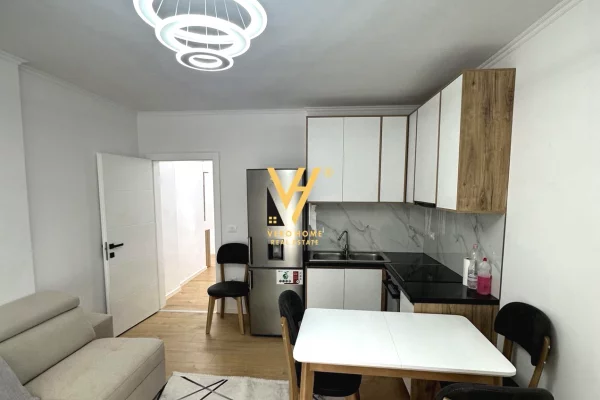 Appartamento in affitto a Tirana 2+1, Arredato