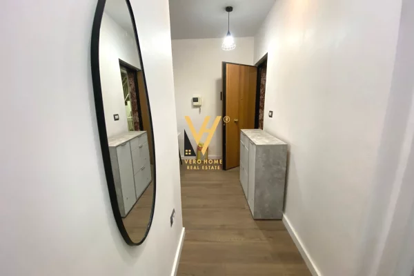 Appartamento in vendita a Tirana 1+1, Arredato