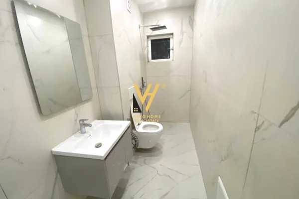 Appartamento in vendita a Tirana 1+1, Arredato