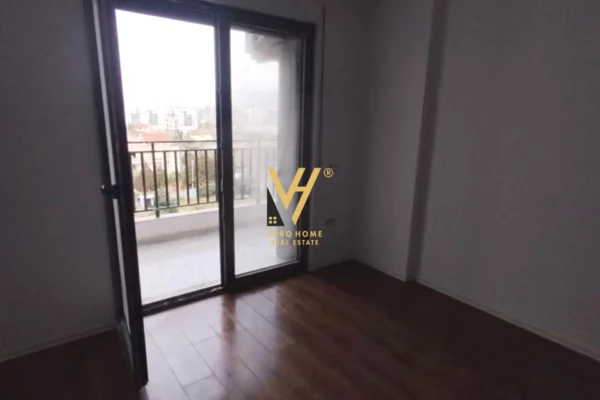 Appartamento in affitto a Tirana 1+1, Vuoto